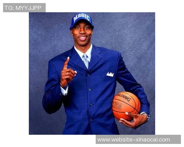 希腊小鲨鱼与霍华德的激烈对决谁将成为篮球场上的赢家